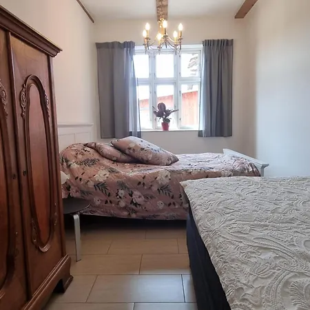 아파트 Gaestehuset Pa Agerholm 헬싱